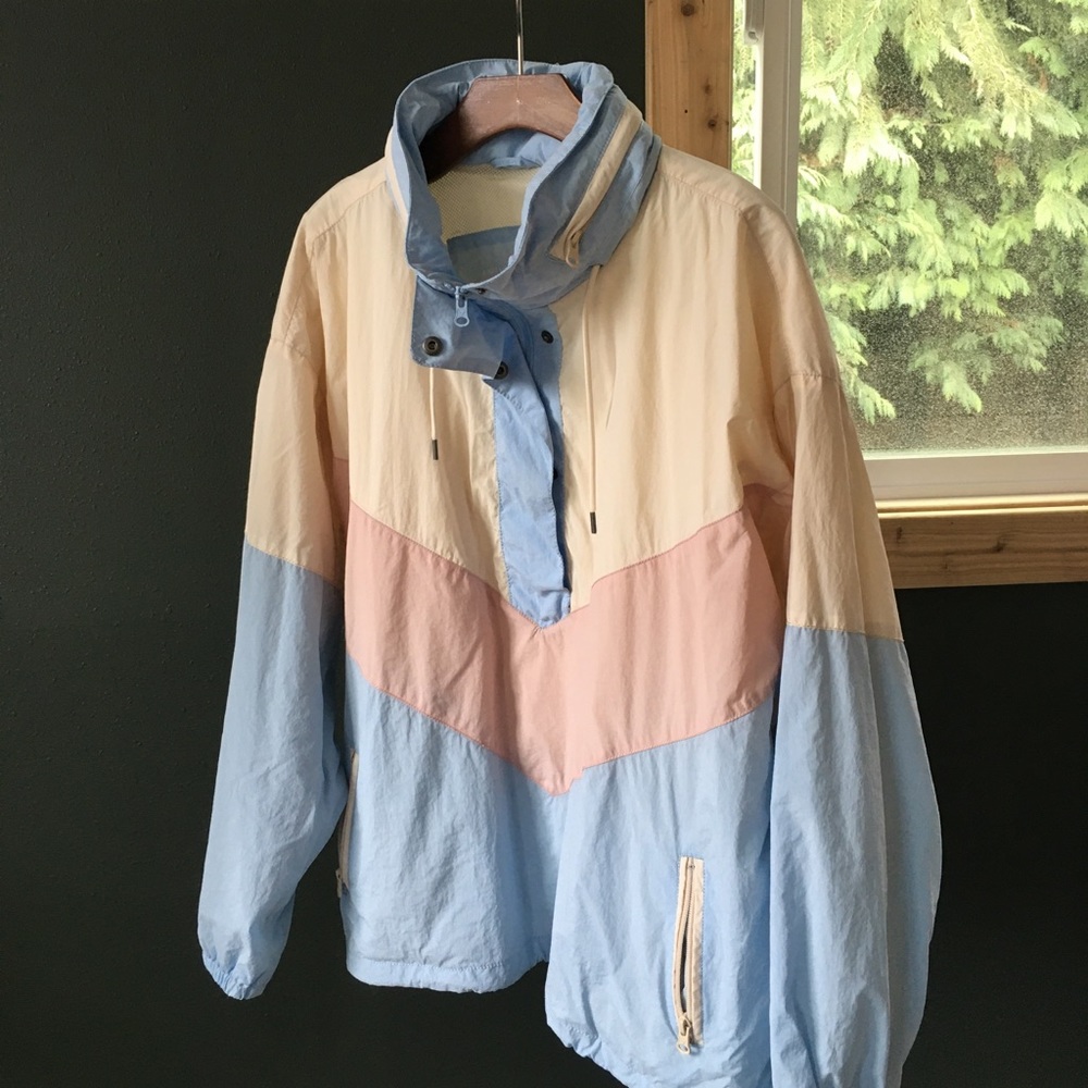 AE Windbreaker Pullover - Picture 3 of 4